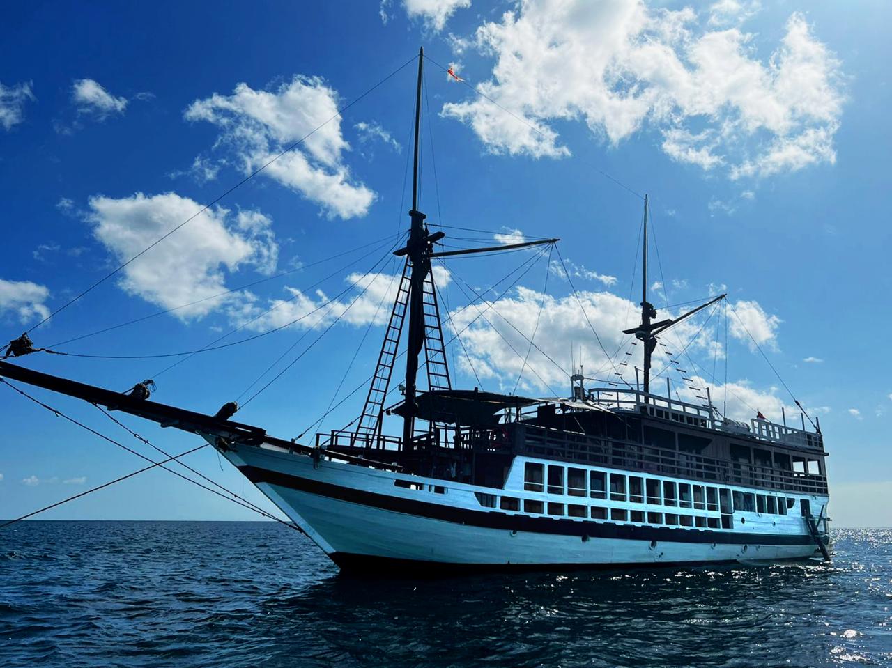 Unleash Your Inner Adventurer: Embark on a 6 Nights Raja Ampat Dive Expedition 